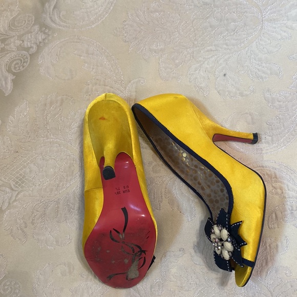 Poetic license yellow Satin navy trim and bow with ivory & diamond pendant - Picture 5 of 6